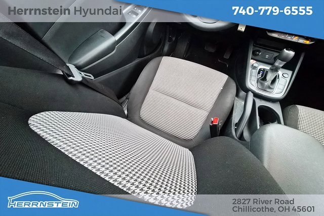 Used 2023 Hyundai Kona SE w/ Cargo Package image 14