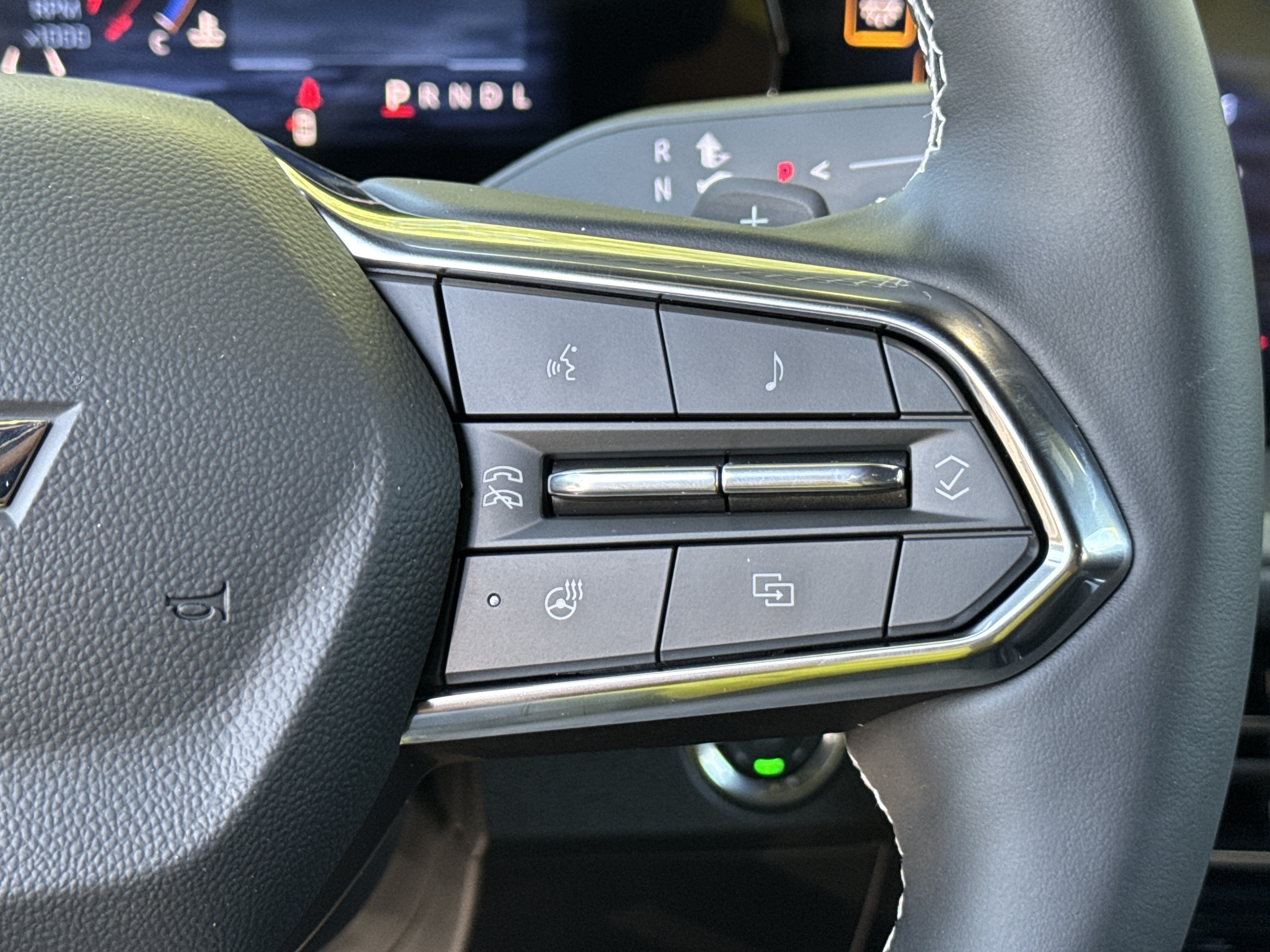 New 2027 Chevrolet Traverse LT FWD image 25