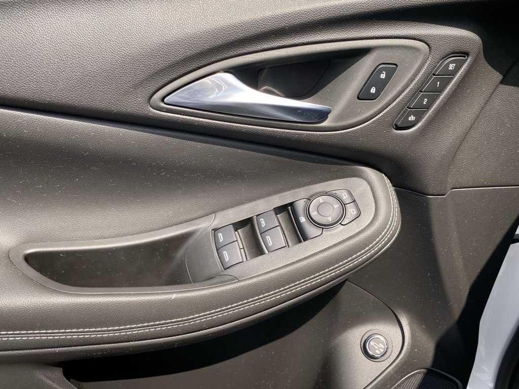 Used 2024 Buick Encore GX Avenir w/ Avenir Technology Package FWD image 26