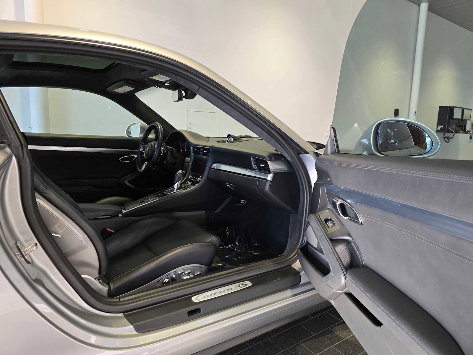 Used 2017 Porsche 911 Carrera 4S image 12