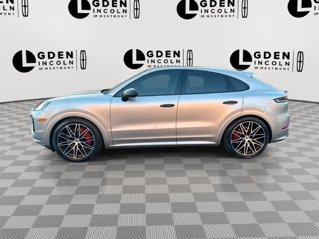 Used 2025 Porsche Cayenne GTS AWD/4WD image 5