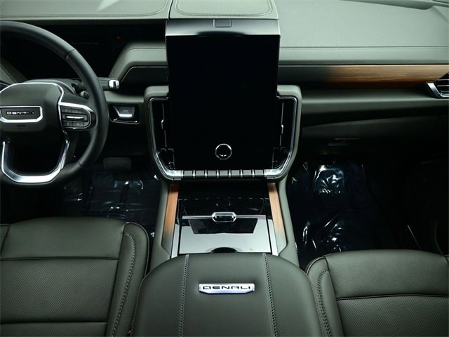 Used 2025 GMC Yukon XL Denali w/ Sun & Power Step Package image 6