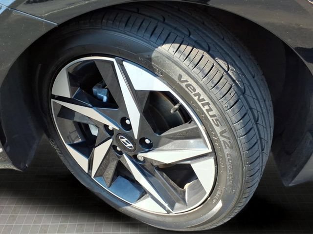 Used 2023 Hyundai Elantra SEL w/ Convenience Package FWD image 14