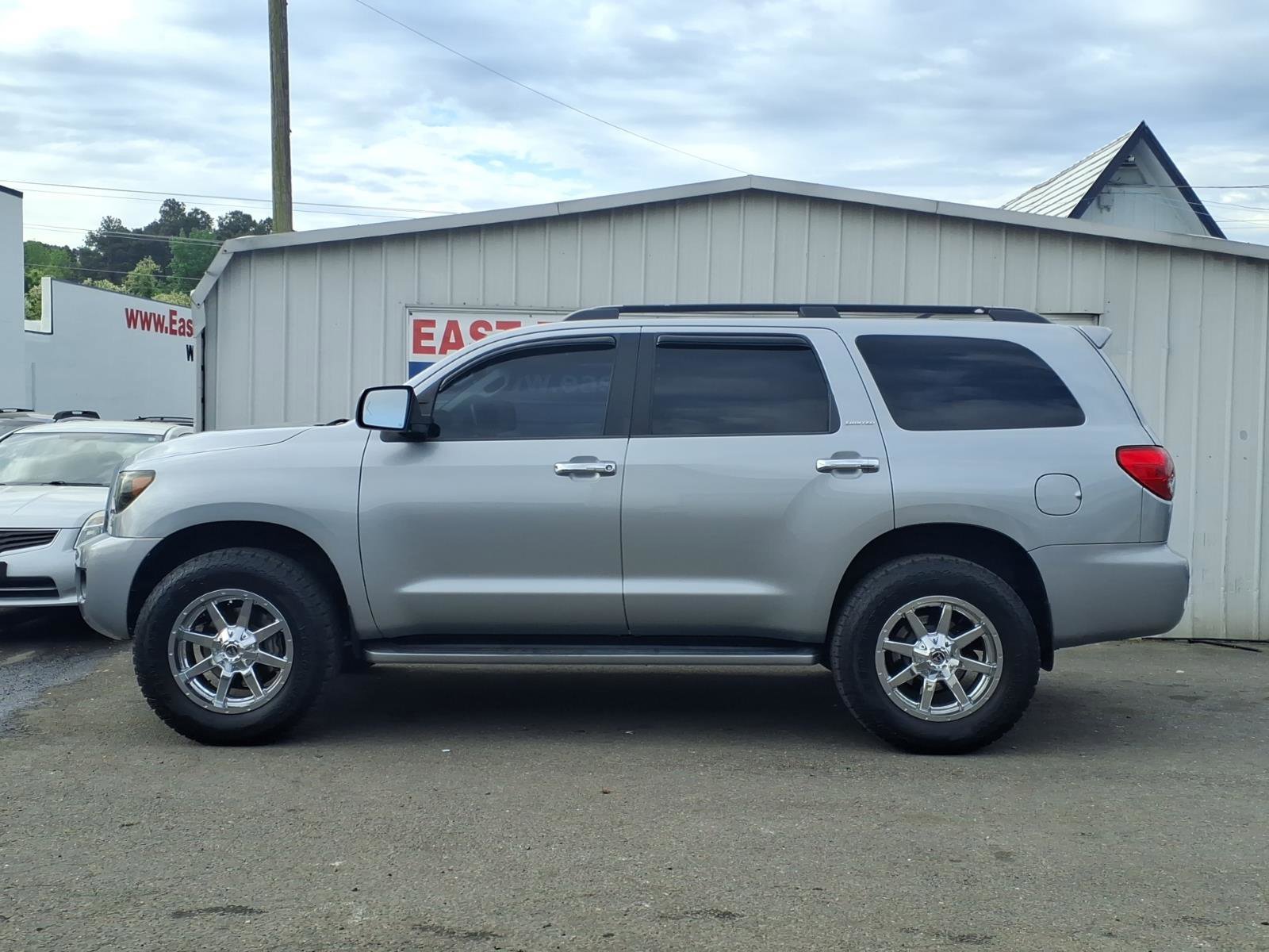 Used 2015 Toyota Sequoia Limited AWD/4WD image 2