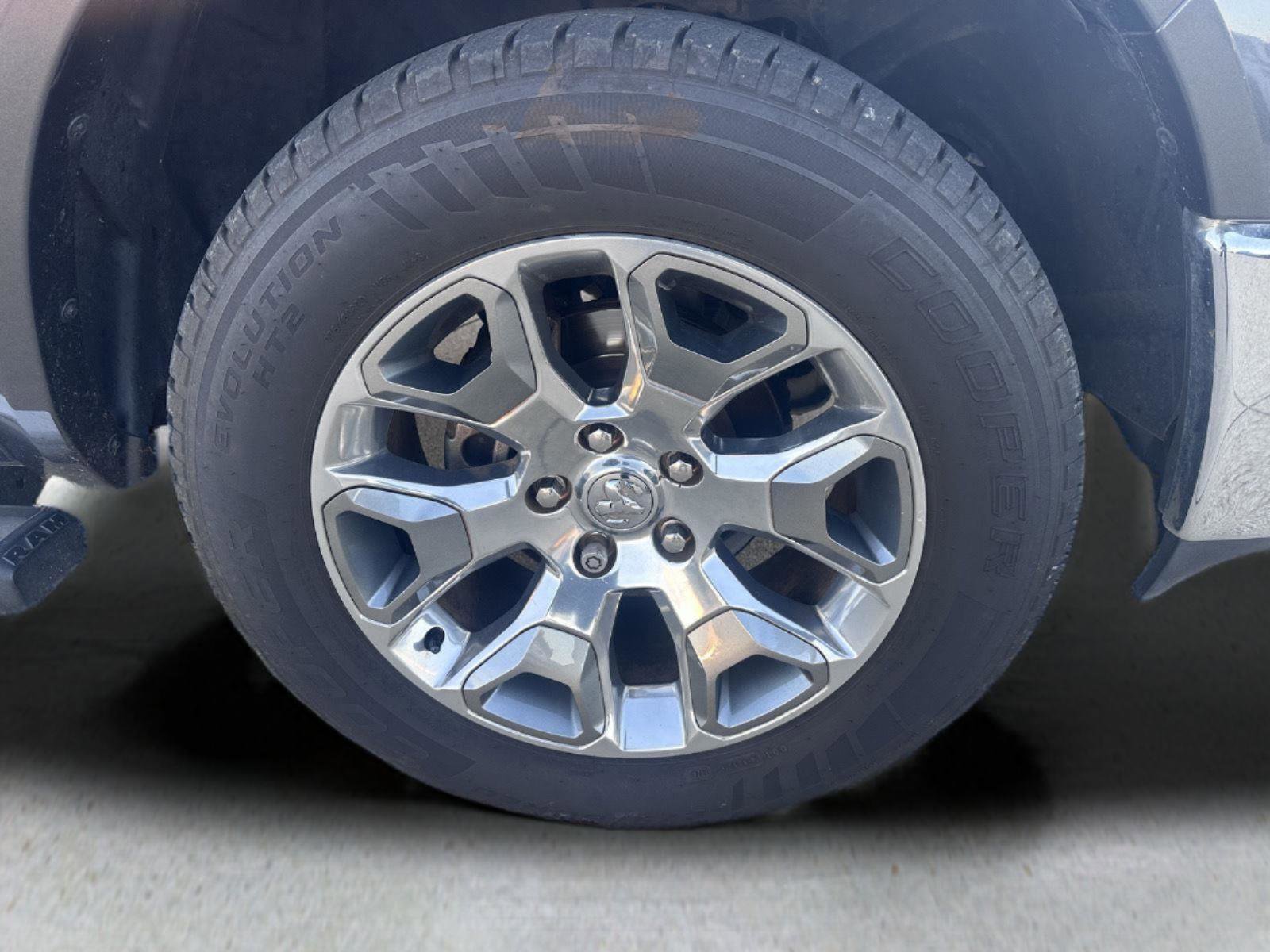 Used 2017 RAM 1500 Limited image 23