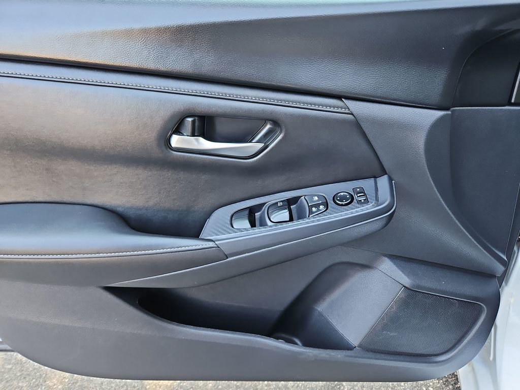 Used 2024 Nissan Sentra SV FWD image 24