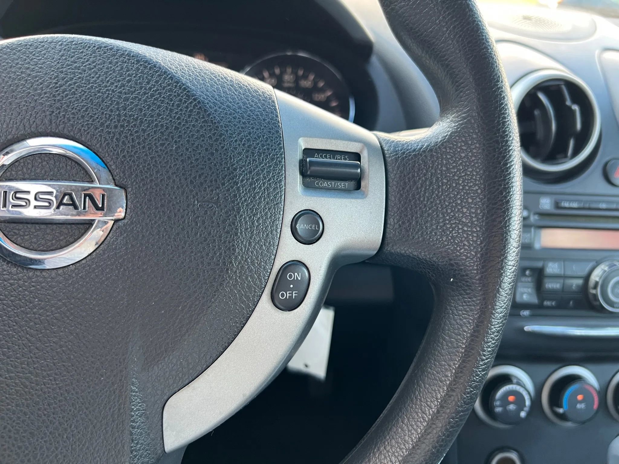 Used 2013 Nissan Rogue S image 19