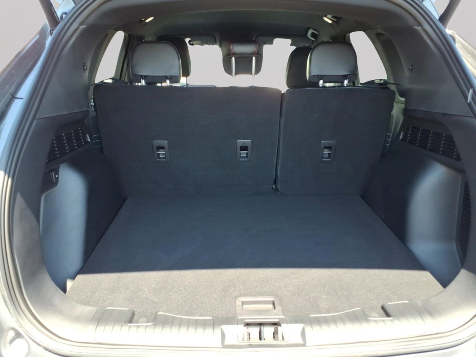 Used 2024 Ford Escape ST-Line w/ Tech Pack #1 AWD/4WD image 12