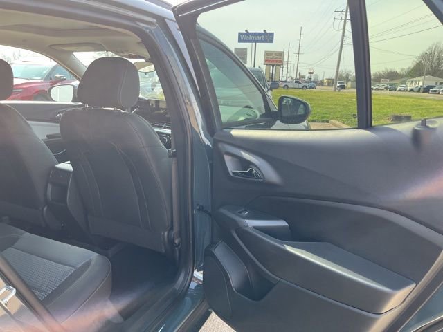 New 2026 Chevrolet Trax LT w/ Sunroof Package FWD image 19