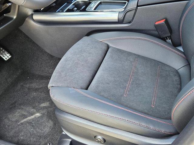 New 2025 Mercedes-Benz GLA 35 AMG 4MATIC image 4