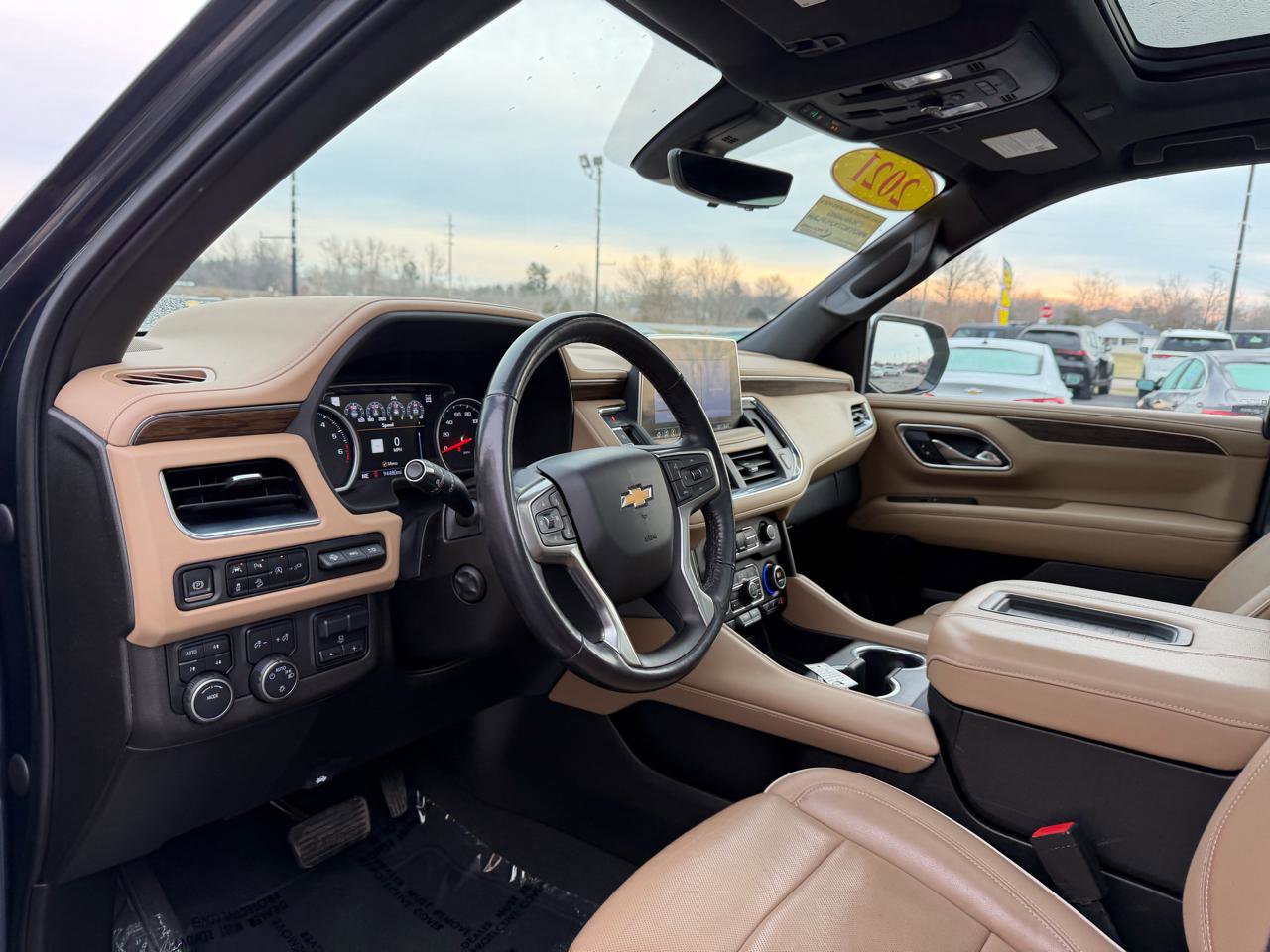Used 2021 Chevrolet Tahoe Premier w/ Premium Package image 14
