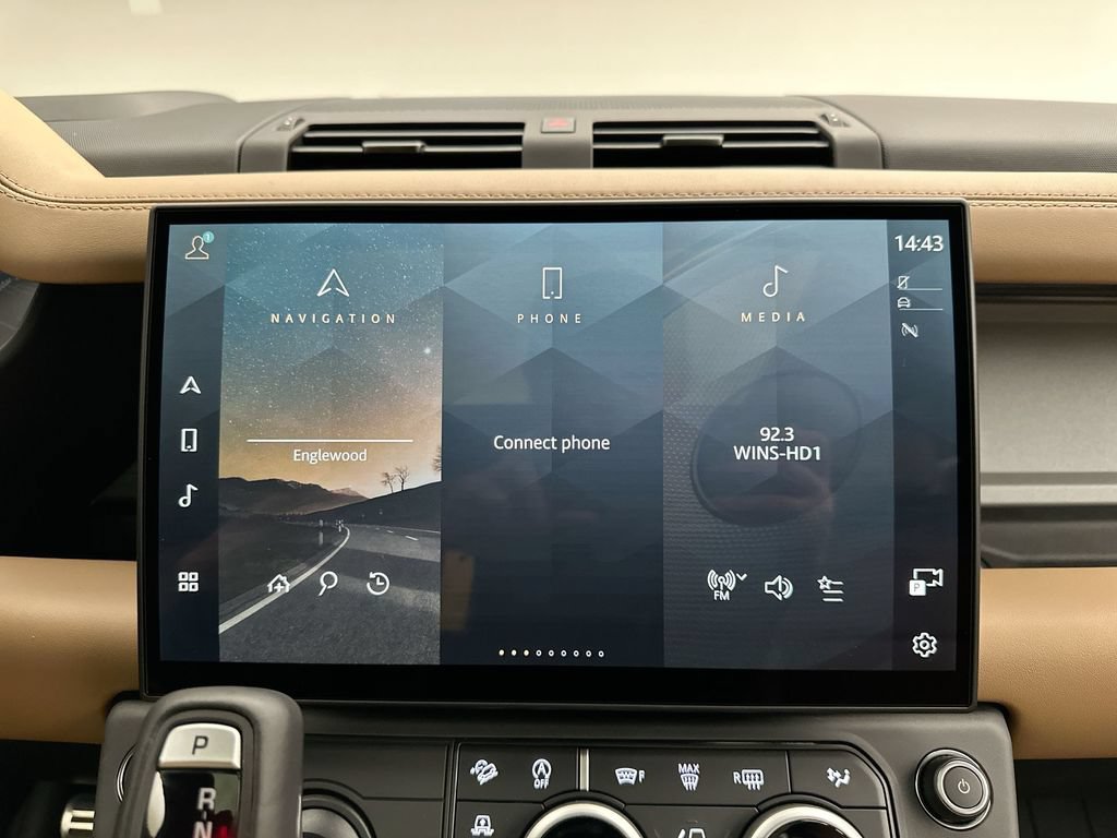 New 2026 Land Rover Defender 90 V8 AWD/4WD image 13