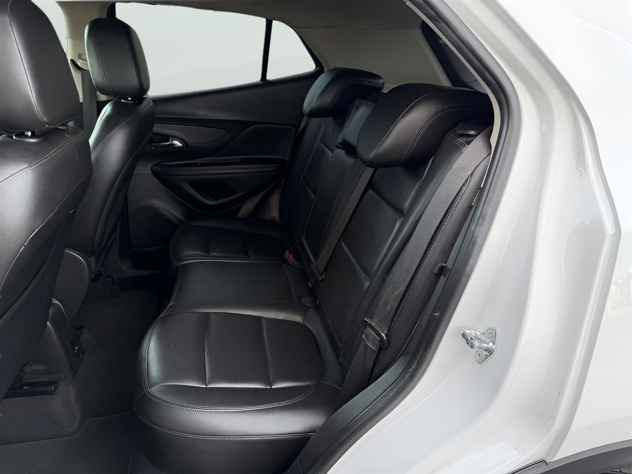 Used 2020 Buick Encore Essence image 16