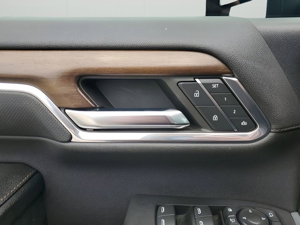 Used 2024 Chevrolet Silverado 2500 High Country w/ Midnight Edition image 29