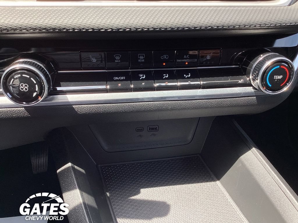 Used 2026 Chevrolet Equinox LT FWD image 18