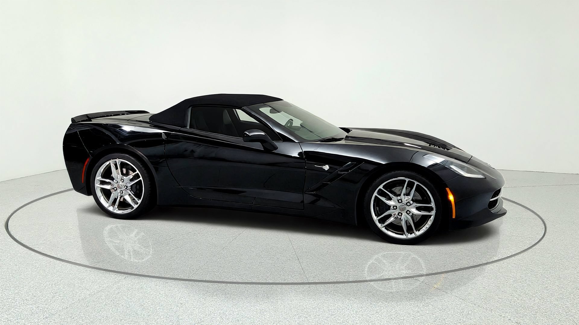 Used 2014 Chevrolet Corvette Stingray Convertible w/ 3LT Preferred Equipment Group RWD image 6