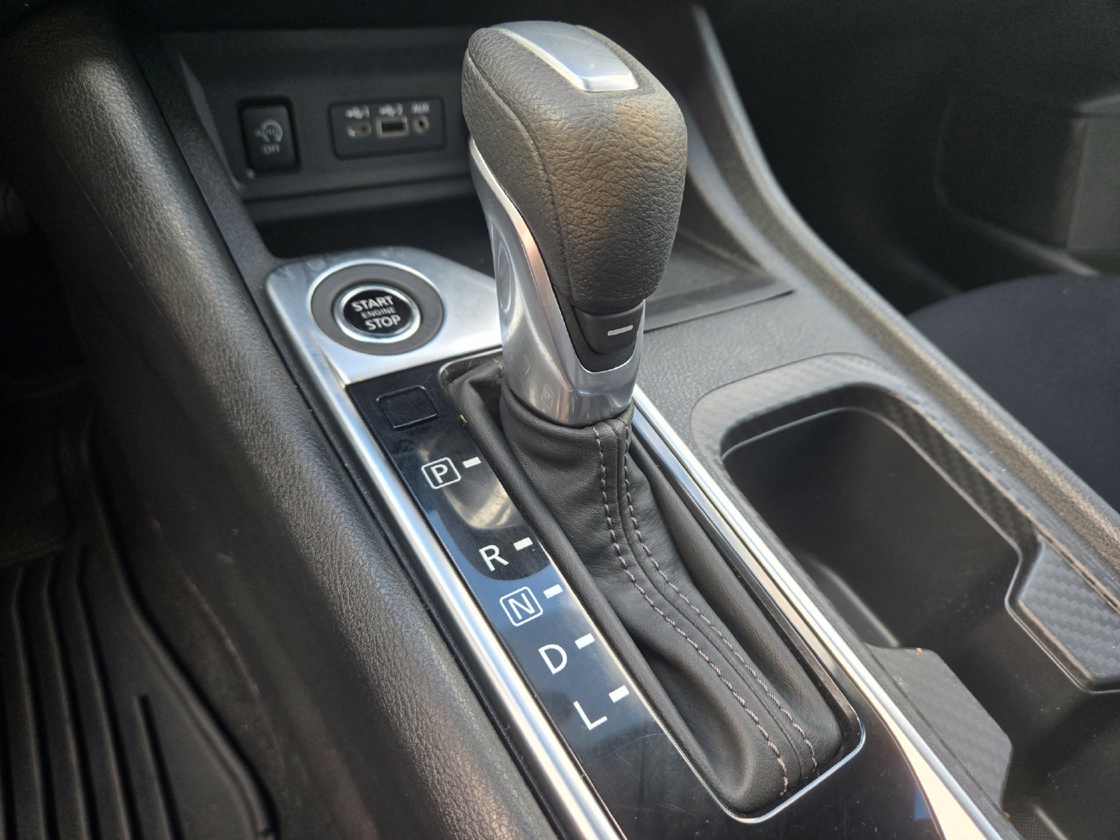 Used 2025 Nissan Sentra SV FWD image 19