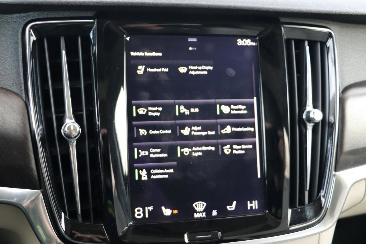 Used 2017 Volvo V90 T6 Cross Country image 26