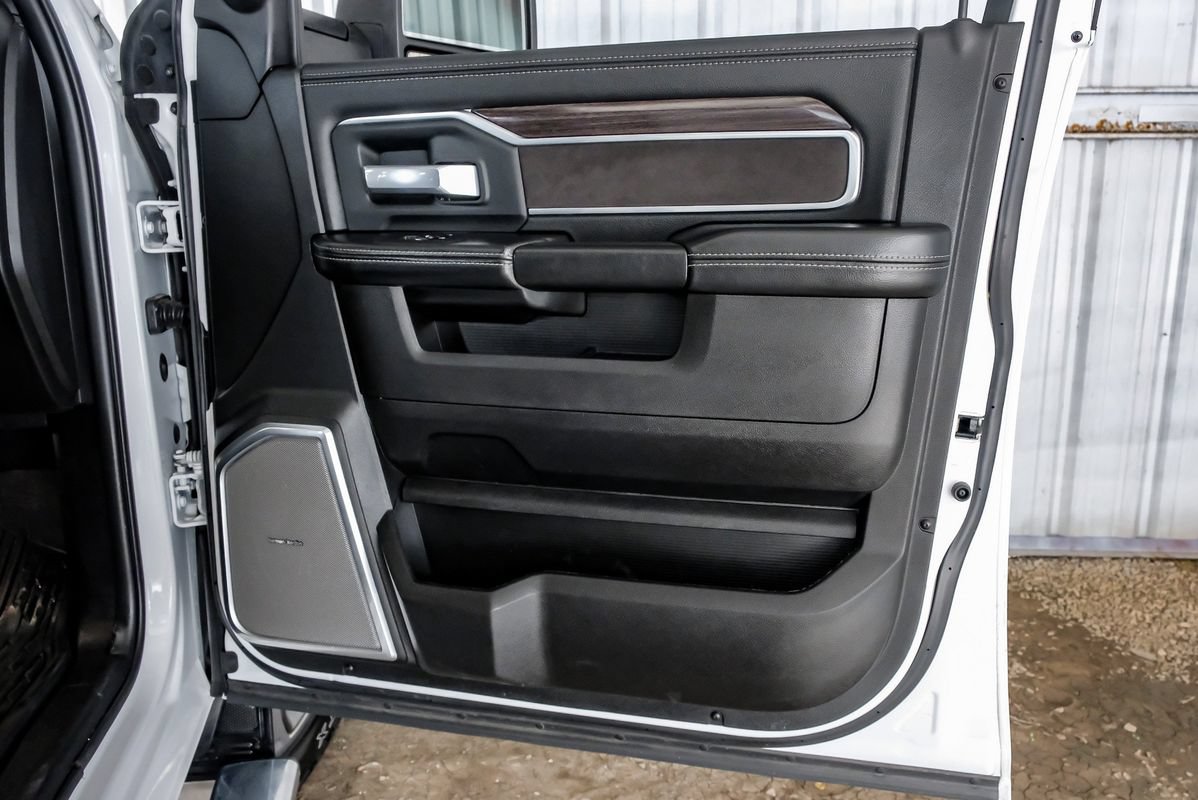 Used 2025 RAM 3500 Laramie AWD/4WD image 46