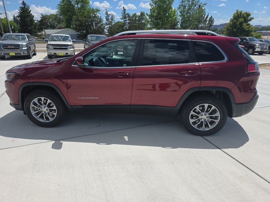 Used 2019 Jeep Cherokee Latitude Plus w/ Comfort/Convenience Group AWD/4WD image 8