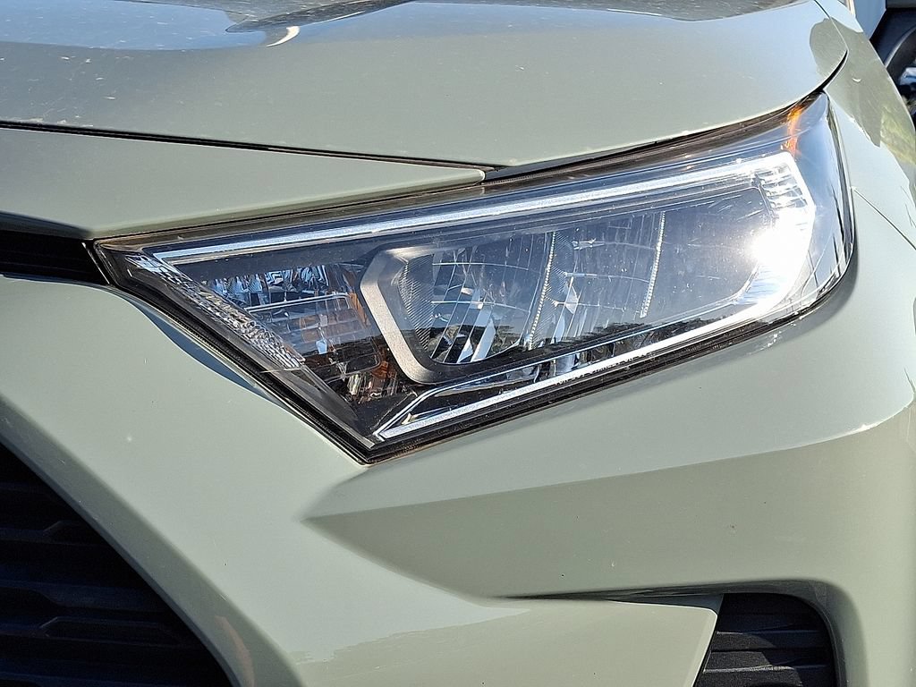 Used 2021 Toyota RAV4 XLE w/ Convenience Package AWD/4WD image 10