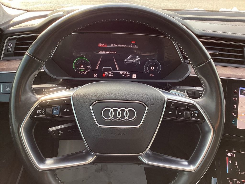Used 2019 Audi e-tron Prestige w/ Prestige Package image 28