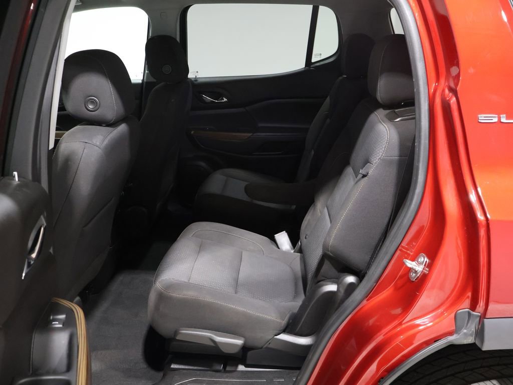 Used 2023 GMC Acadia SLE image 18