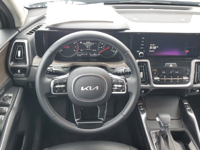 Certified 2023 Kia Sorento EX FWD image 14