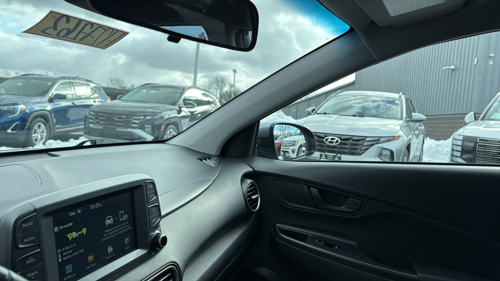 Used 2021 Hyundai Kona SEL w/ Winter Weather Package image 22