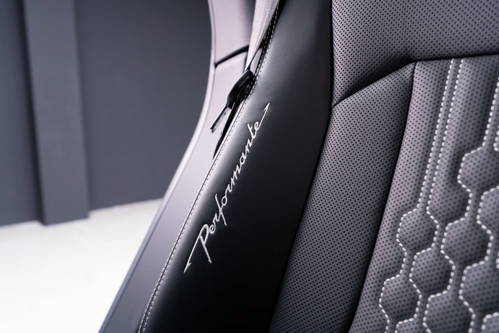 Used 2023 Lamborghini Urus Performante AWD/4WD image 55
