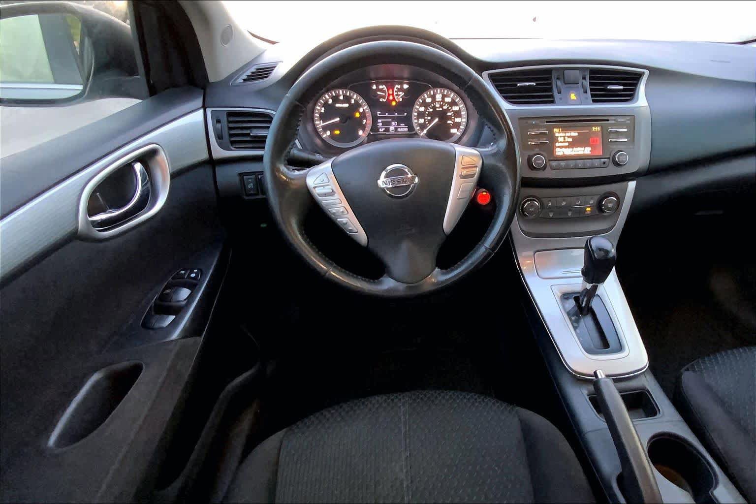 Used 2014 Nissan Sentra SR w/ SR Driver Package FWD image 6