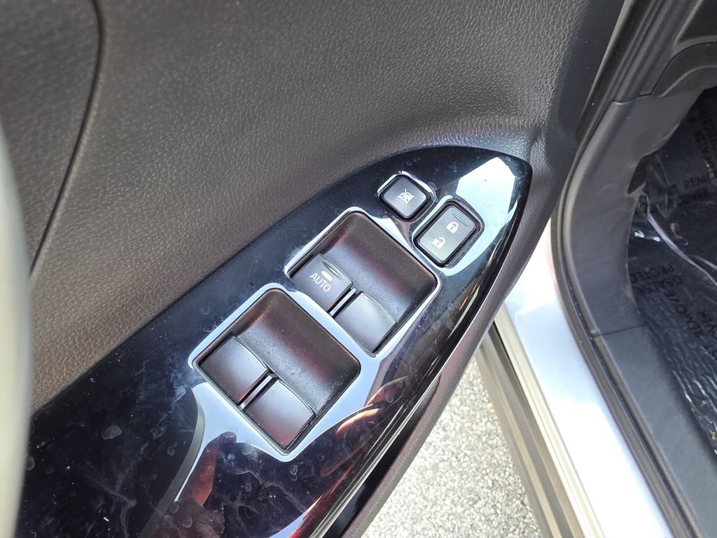 Used 2024 Mitsubishi Eclipse Cross LE AWD/4WD image 16