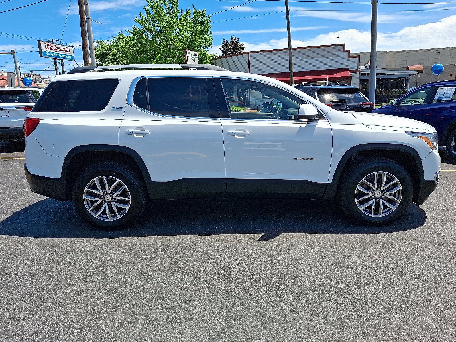 Used 2019 GMC Acadia SLE w/ Driver Alert Package I AWD/4WD image 6