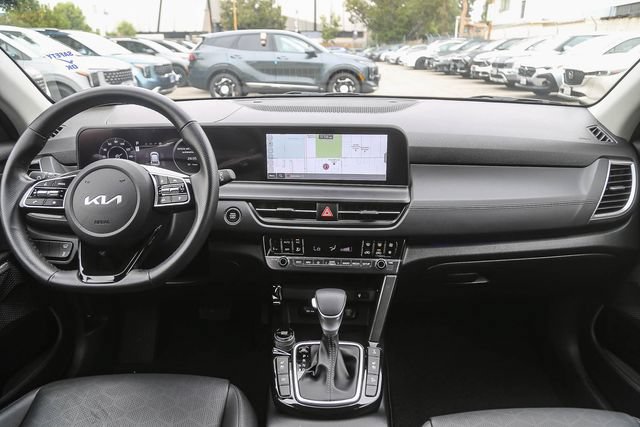 Certified 2024 Kia Seltos SX w/ SX Sunroof Package AWD/4WD image 13