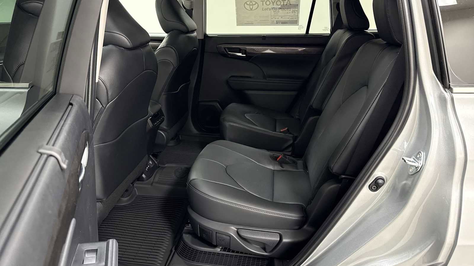 New 2025 Toyota Highlander Limited image 25