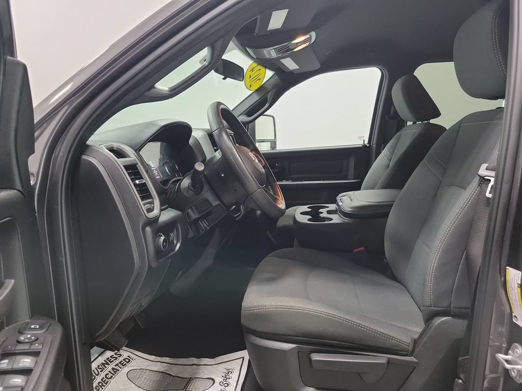 Used 2024 RAM 2500 Tradesman w/ Chrome Appearance Group AWD/4WD image 2