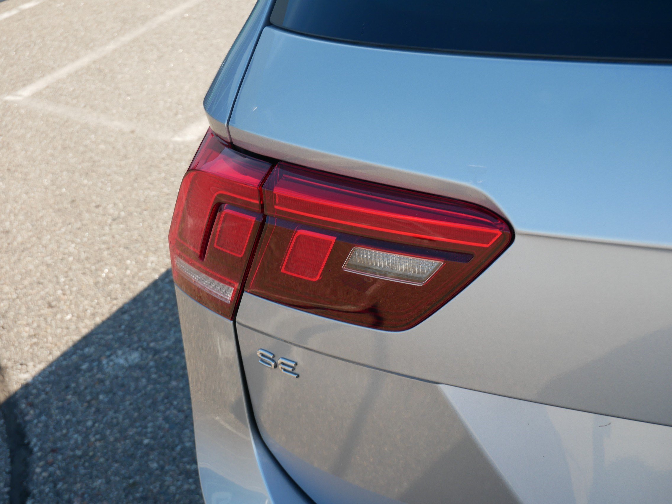 Certified 2024 Volkswagen Tiguan SE R-Line AWD/4WD image 17