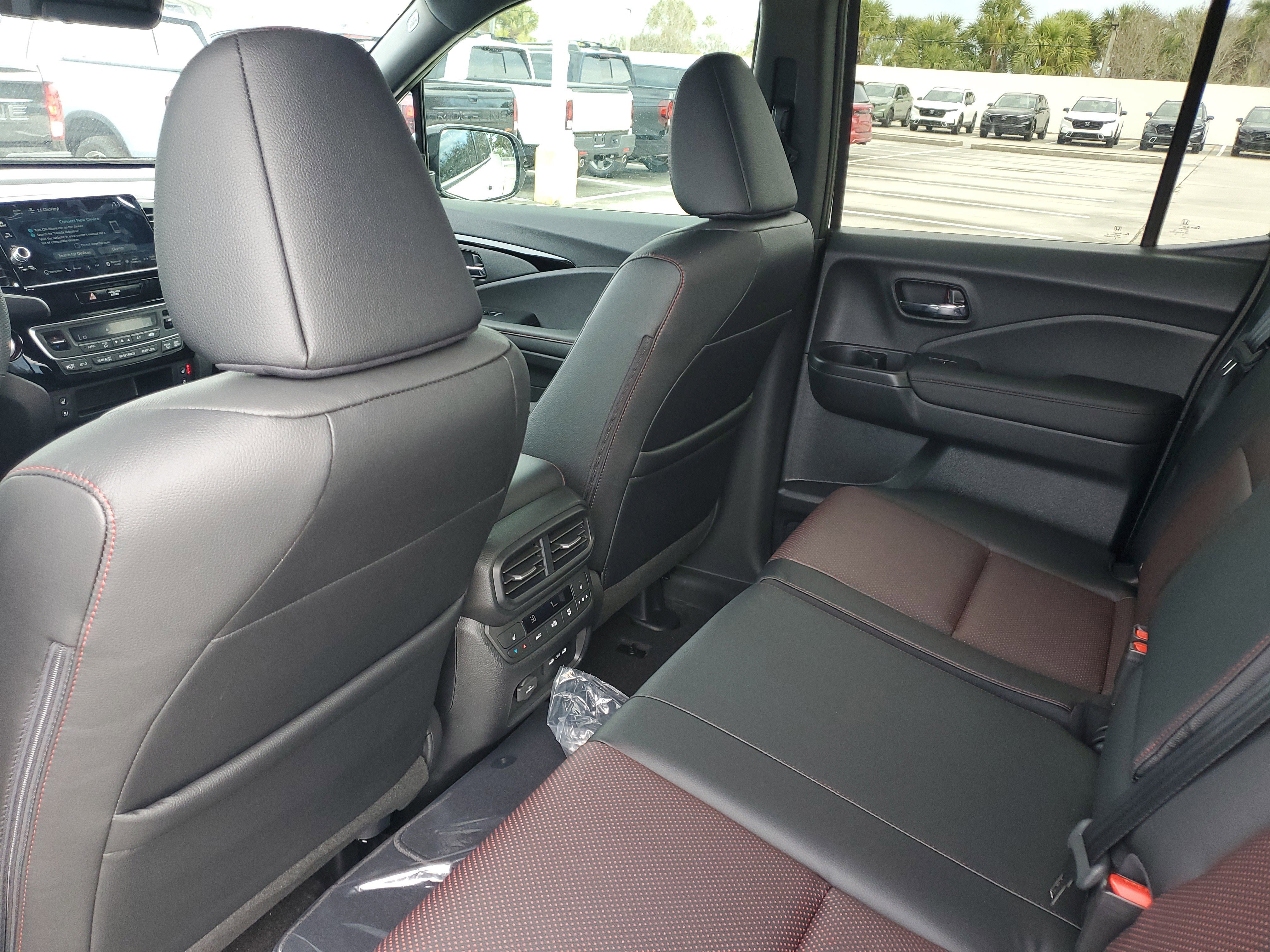 New 2026 Honda Ridgeline Black Edition image 12