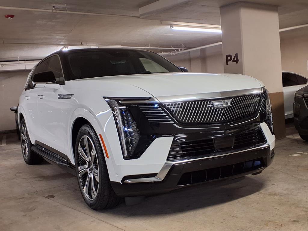 Used 2025 Cadillac Escalade IQ Luxury 1 image 3