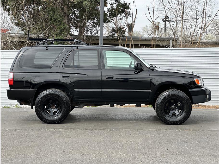 Used 2001 Toyota 4Runner SR5 image 9