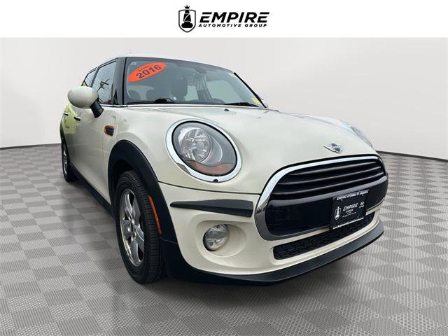 Used 2016 MINI Cooper 4-Door Hardtop image 1
