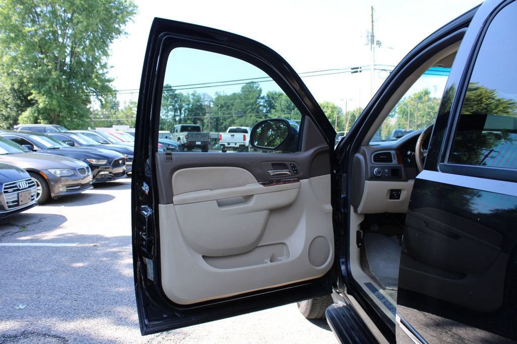 Used 2011 Chevrolet Suburban LTZ RWD image 32