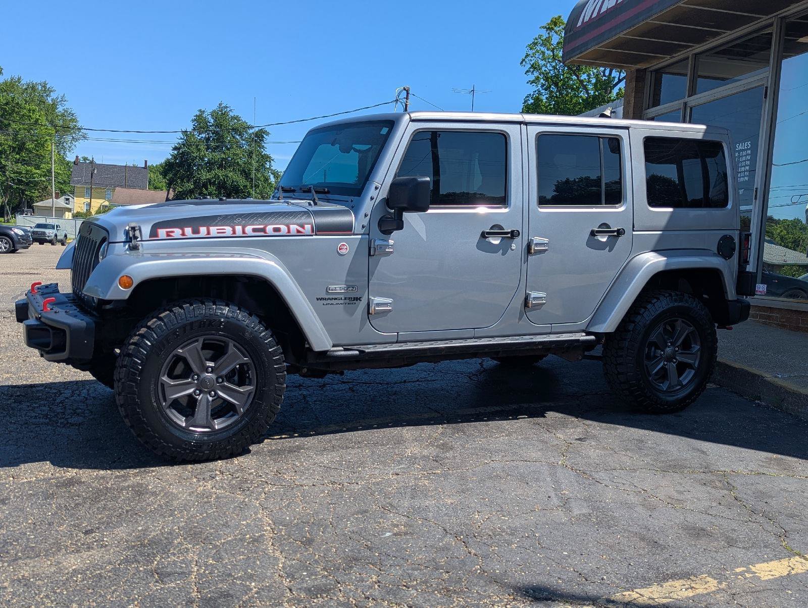 Used 2018 Jeep Wrangler Unlimited Rubicon w/ Max Tow Package AWD/4WD image 8