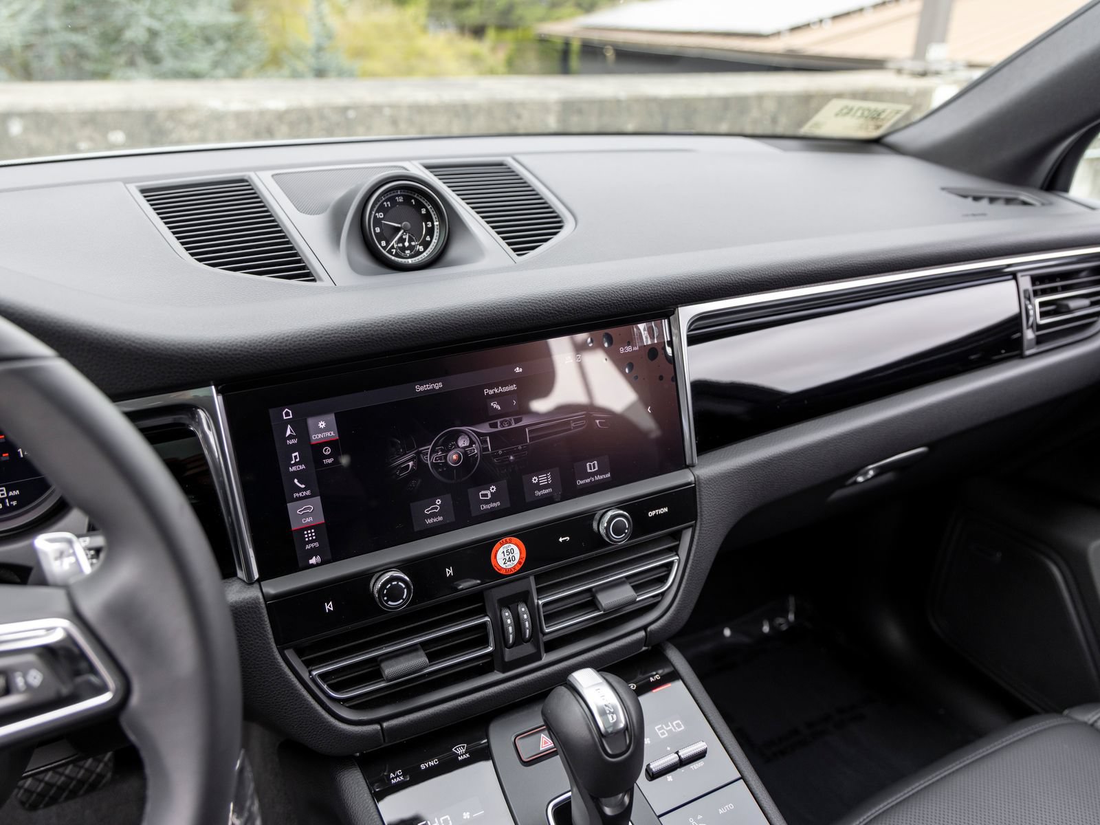 Used 2026 Porsche Macan AWD/4WD image 41