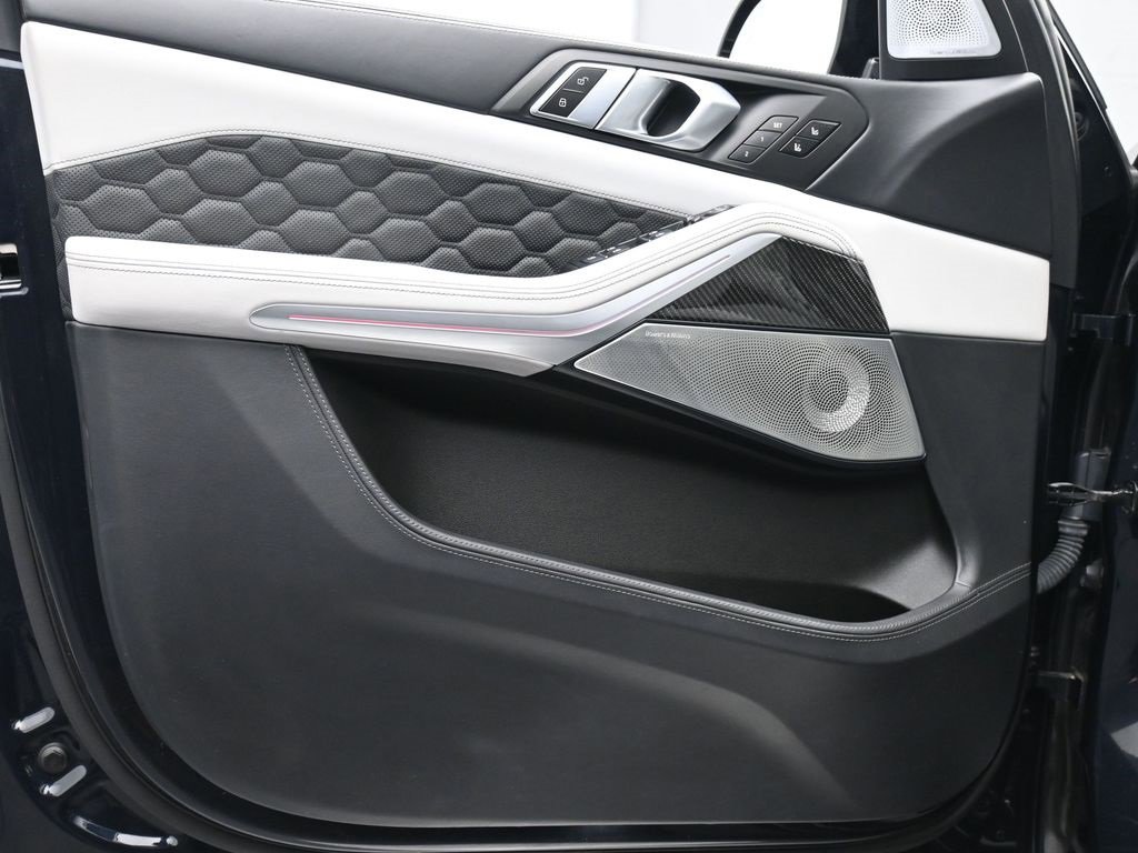 Used 2020 BMW X5 M Competition image 9