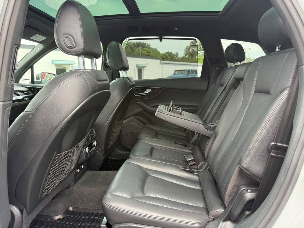 Used 2018 Audi Q7 3.0T Prestige AWD/4WD image 11