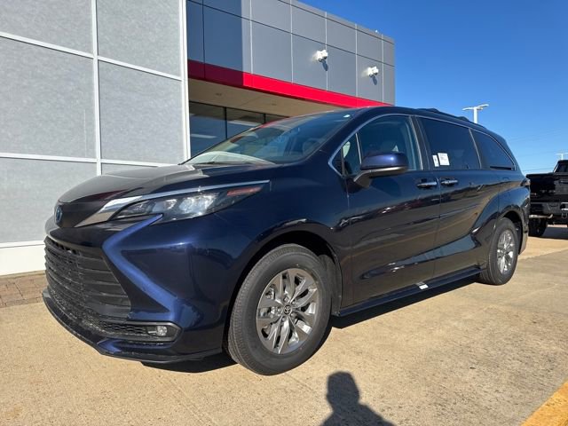 New 2025 Toyota Sienna XLE