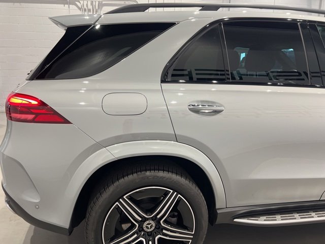 Used 2025 Mercedes-Benz GLE 450e 4MATIC w/ AMG Line Exterior image 6
