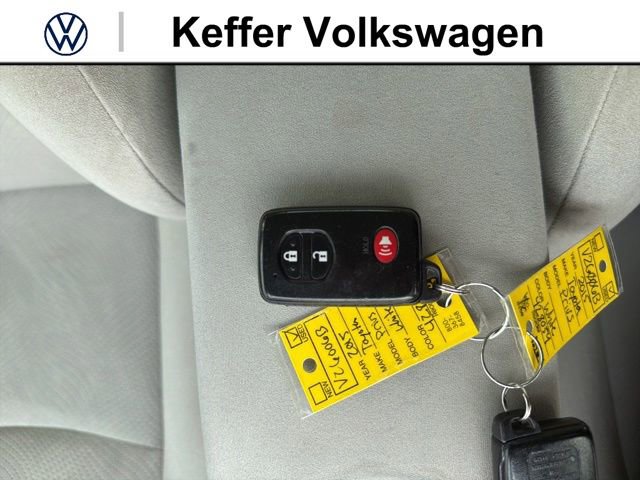 Used 2015 Toyota Prius Three FWD image 35