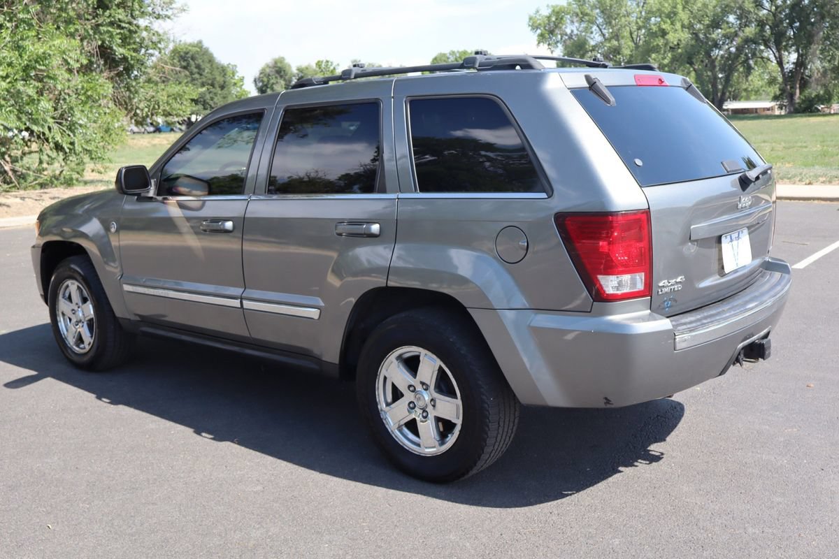Used 2007 Jeep Grand Cherokee Limited w/ Trailer Tow Group IV AWD/4WD image 8